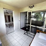 Apartamento 3 Pieces Proche Et Commerces Avec Garage - Fr-1-702-74