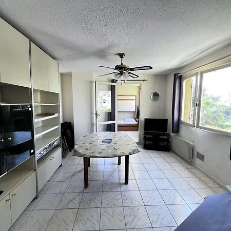 3 Pieces Proche Et Commerces Avec Garage - Fr-1-702-74 Apartment