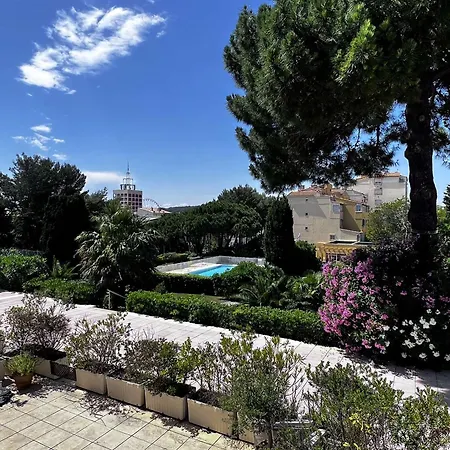 3 Pieces Proche Et Commerces Avec Garage - Fr-1-702-74 *