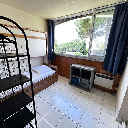 3 Pieces Proche Et Commerces Avec Garage - Fr-1-702-74 *