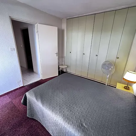 Apartman 3 Pieces Proche Et Commerces Avec Garage - Fr-1-702-74 Agde