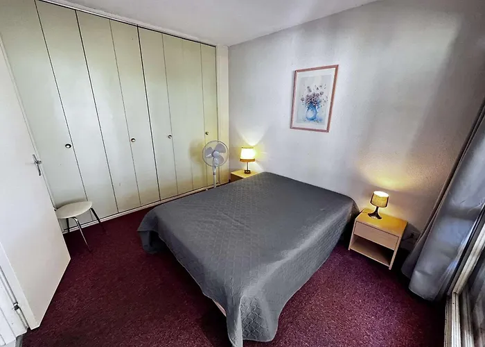 3 Pieces Proche Et Commerces Avec Garage - Fr-1-702-74