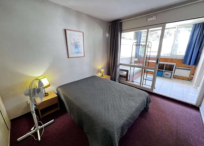 3 Pieces Proche Et Commerces Avec Garage - Fr-1-702-74