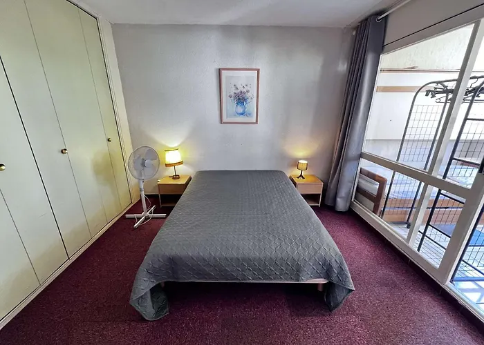 3 Pieces Proche Et Commerces Avec Garage - Fr-1-702-74 Agde